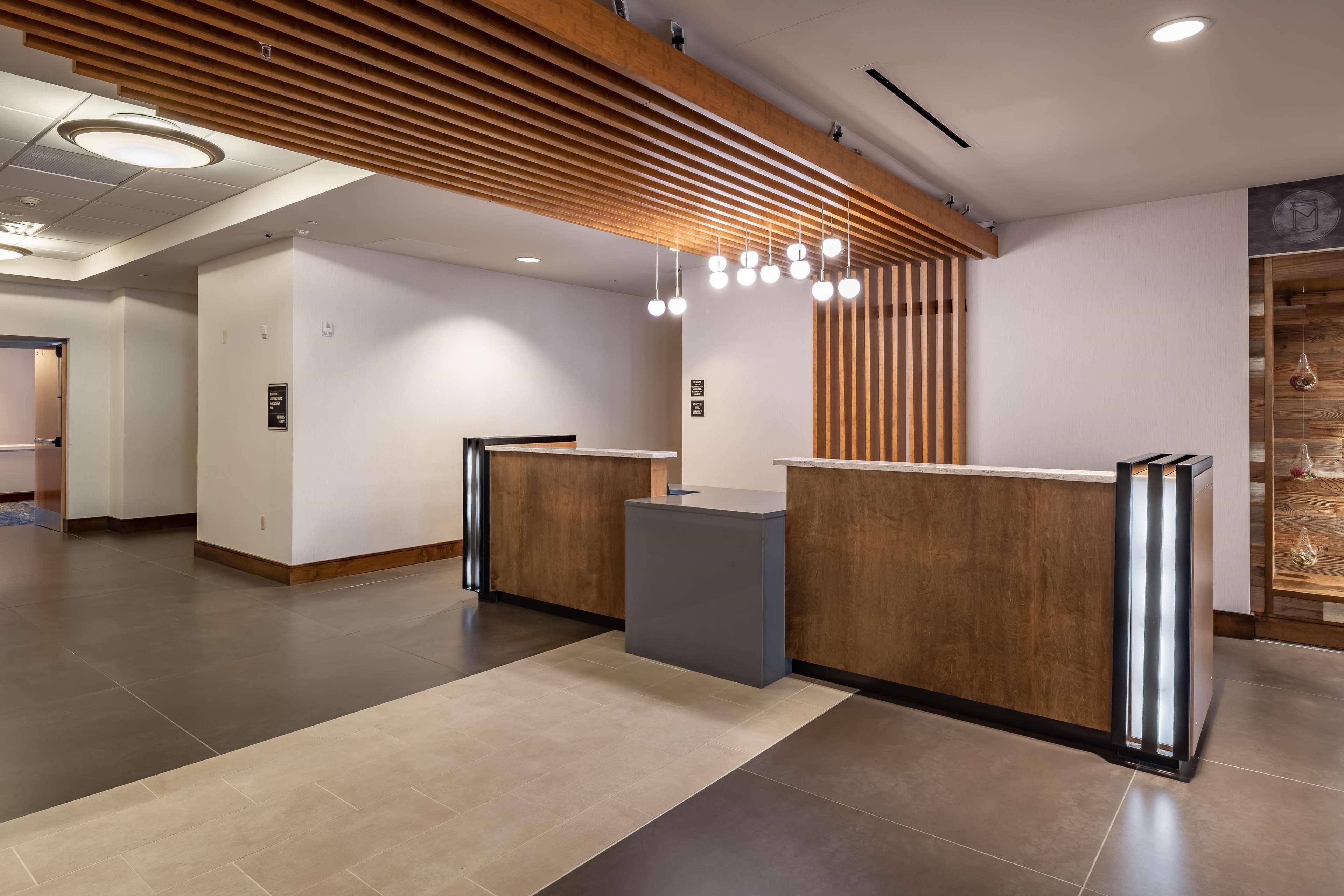Doubletree By Hilton Dallas-Farmers Branch Exterior photo