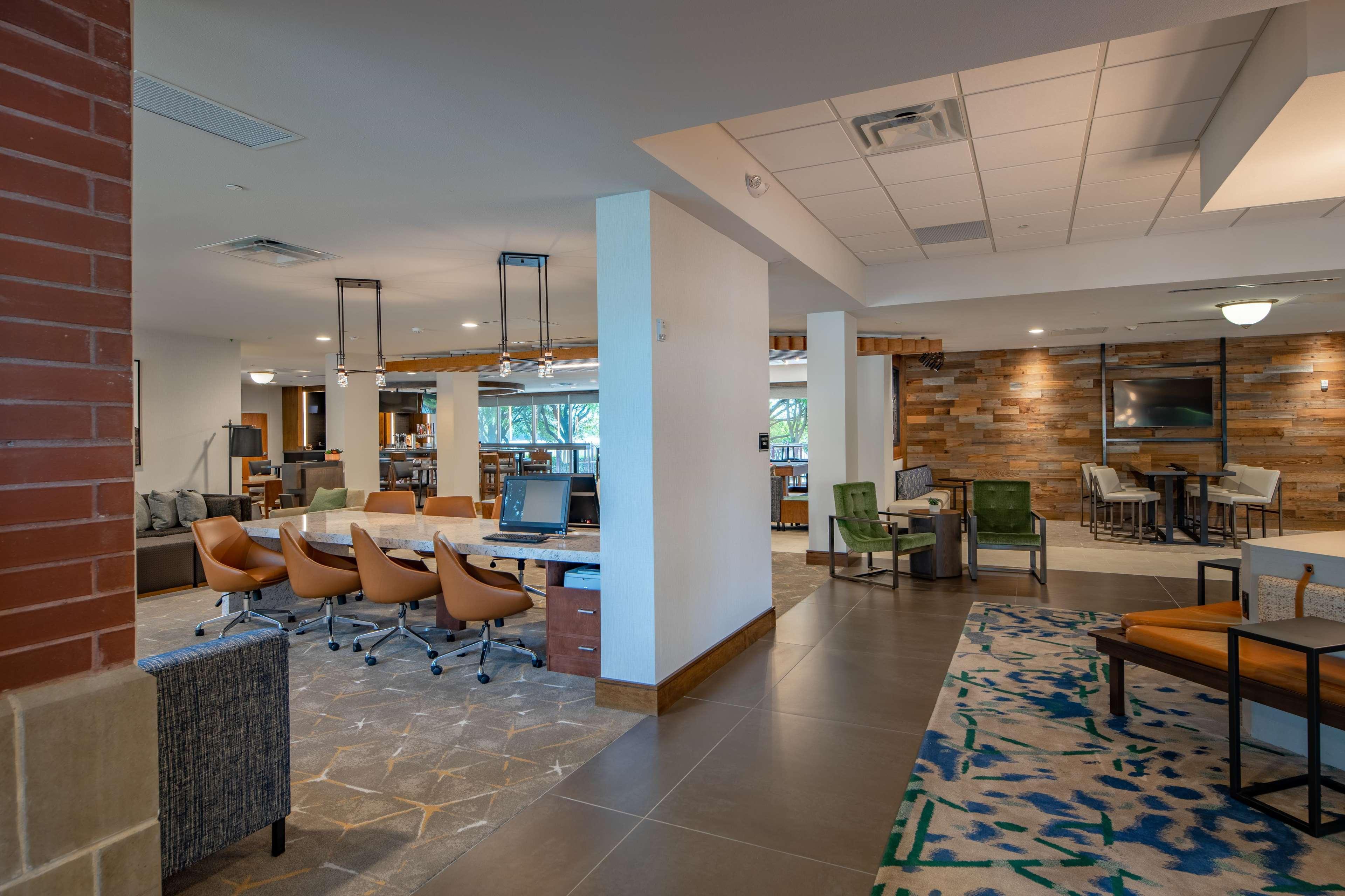 Doubletree By Hilton Dallas-Farmers Branch Exterior photo