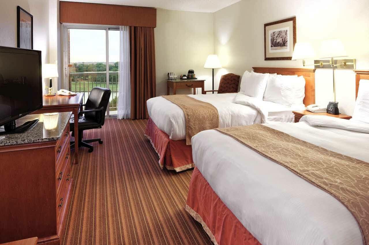 Doubletree By Hilton Dallas-Farmers Branch Exterior photo